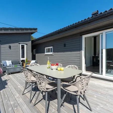 Austevoll | Skansen - Holiday Feriehus *