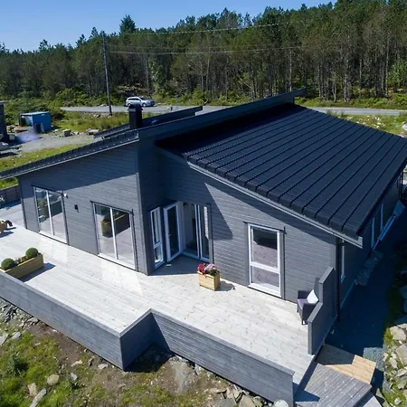 Austevoll | Skansen - Holiday Feriehus *