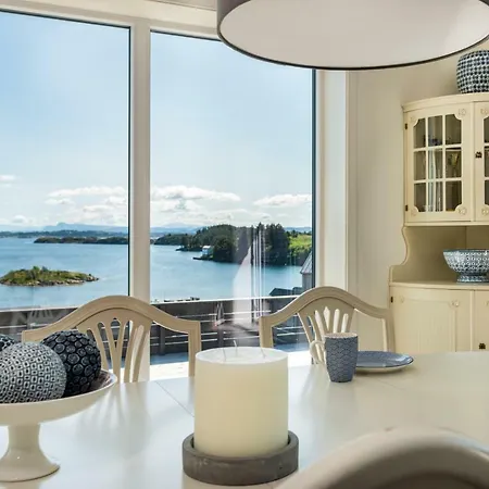 Austevoll | Skansen - Holiday Feriehus Kalve